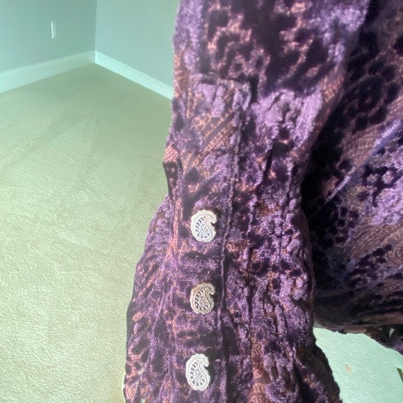 Coldwater Creek Paisley Print blouse. - Picture 4 of 5